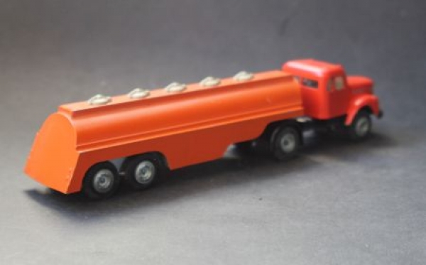 Tekno Scania Vabis Tanktruck 1958 Die-Cast-Model (4911)